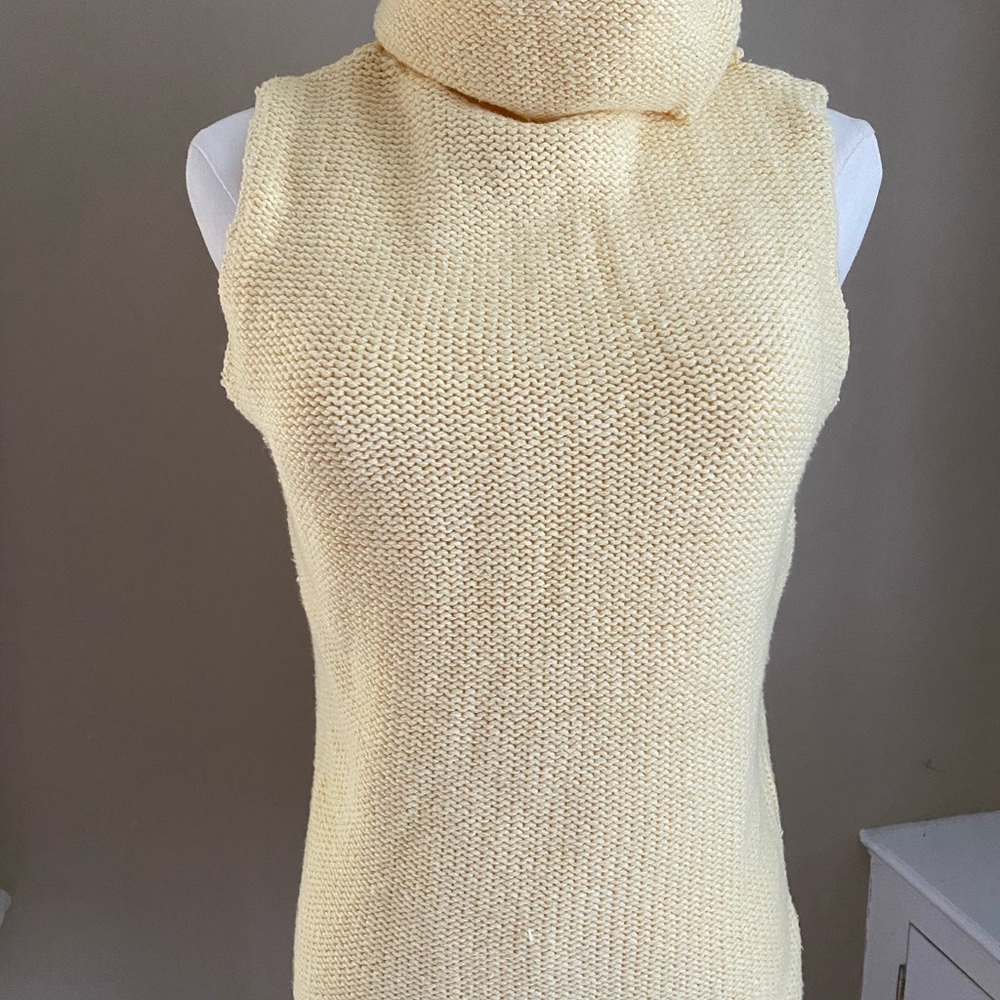 Pale Yellow Sleeveless Turtleneck Knit Sweater - Picture 7 of 13
